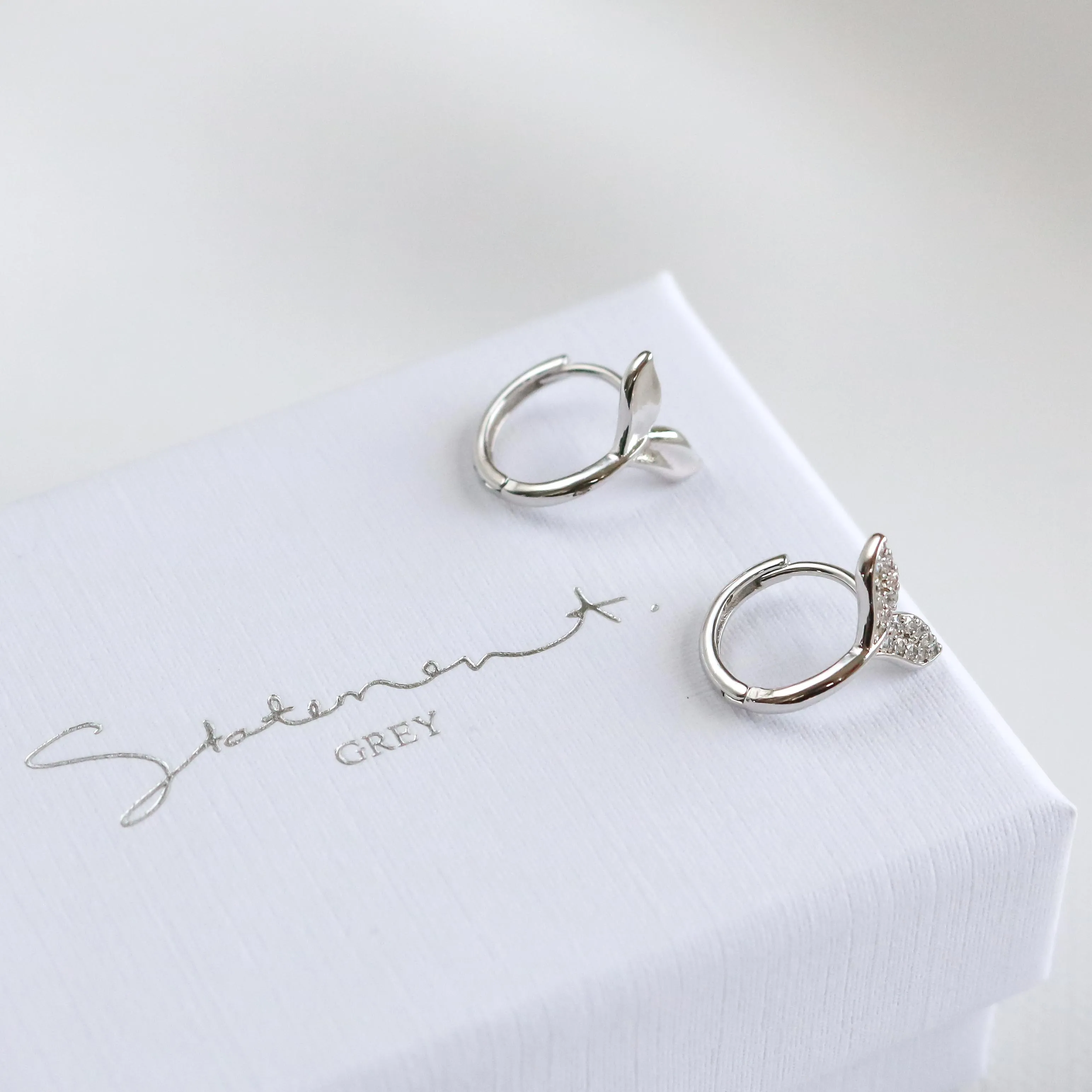 Auri Huggie Earrings