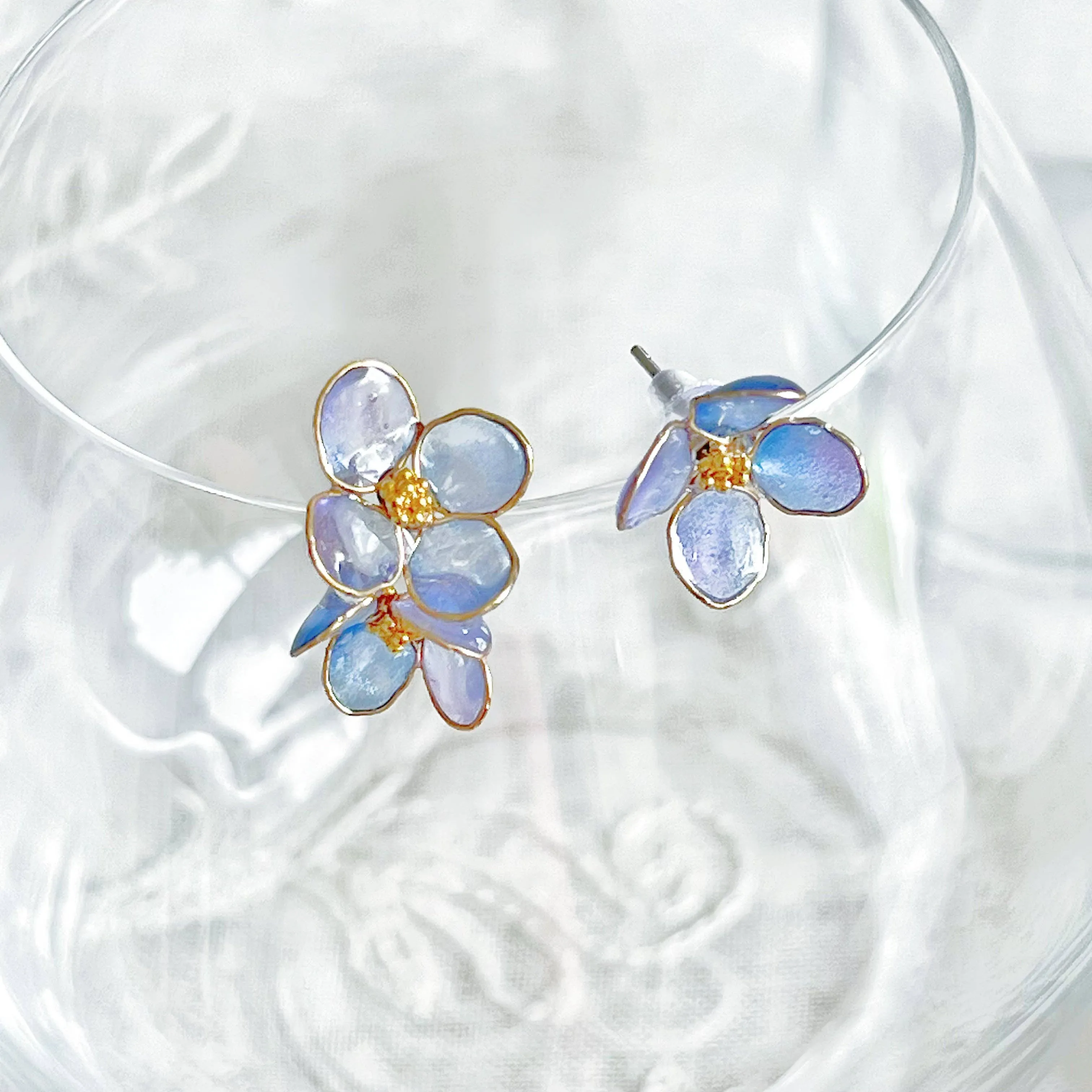 Ninaouity - Handmade Blue Hydrangeas Flower Mismatch Earrings